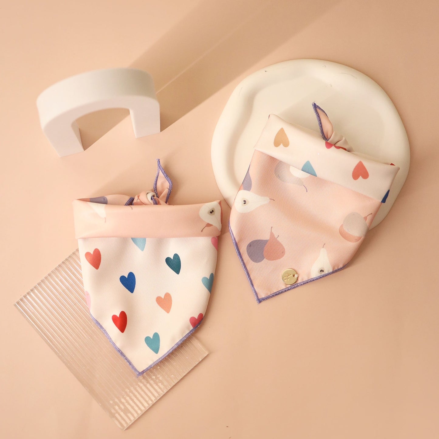 Anjou Reversible Bandana (Pear/Hearts)